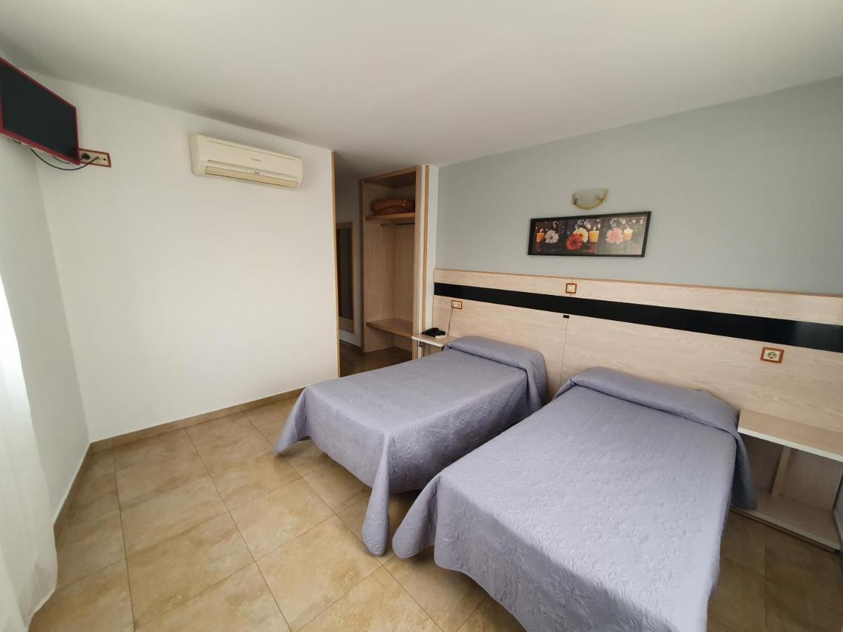 Hostal Fronton Alcobendas Exterior photo