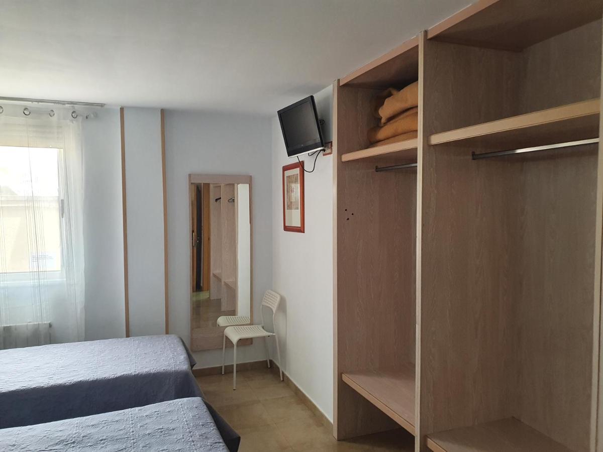 Hostal Fronton Alcobendas Exterior photo