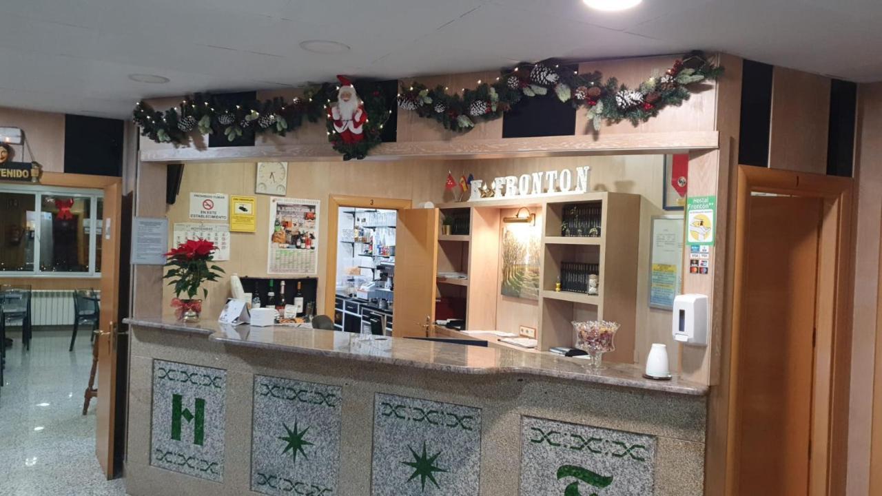 Hostal Fronton Alcobendas Exterior photo