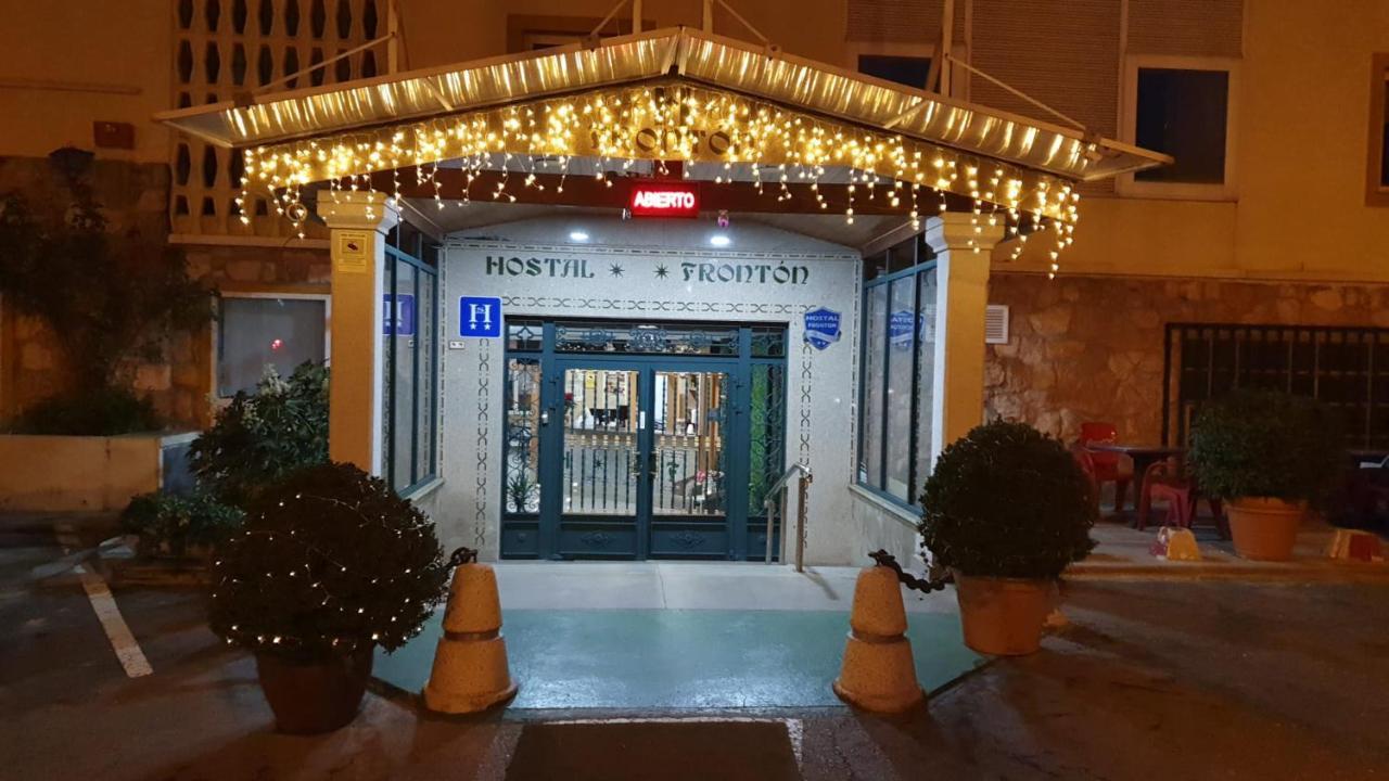 Hostal Fronton Alcobendas Exterior photo