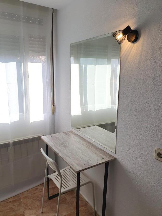 Hostal Fronton Alcobendas Exterior photo