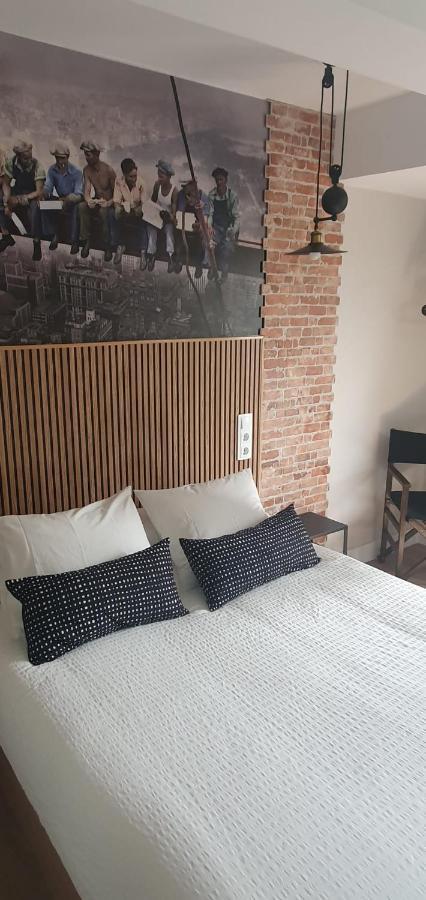 Hostal Fronton Alcobendas Exterior photo