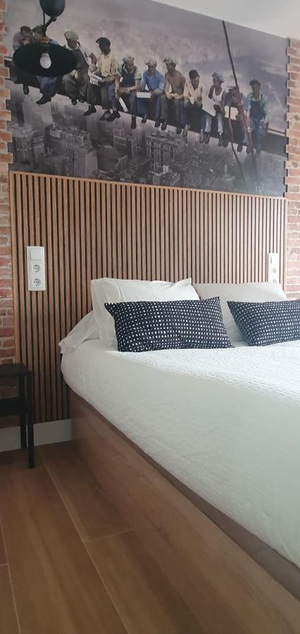 Hostal Fronton Alcobendas Exterior photo