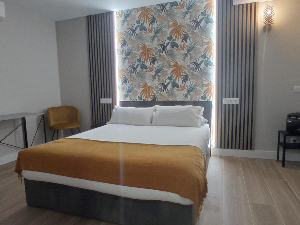 Hostal Fronton Alcobendas Exterior photo