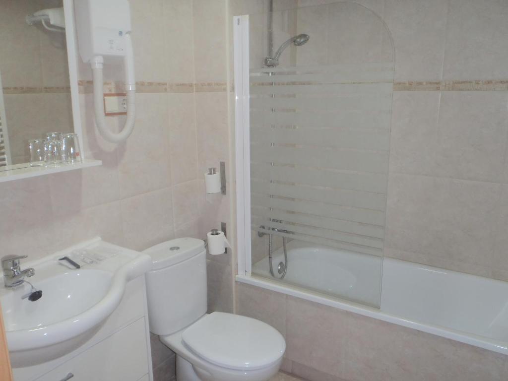 Hostal Fronton Alcobendas Room photo